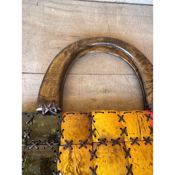 Handmade Coconut‎ Shell Shiny Paint lacquer finish Handbag Purse w/wooden handle - Picture 6 of 16